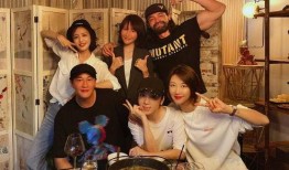 胡扯娱乐吃瓜,揭秘娱乐圈吃瓜群众的狂欢盛宴