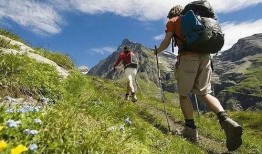 娱乐吃瓜酱徒步二十里